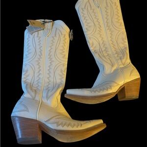 Ariat Casanova Blanco women’s boots size 9